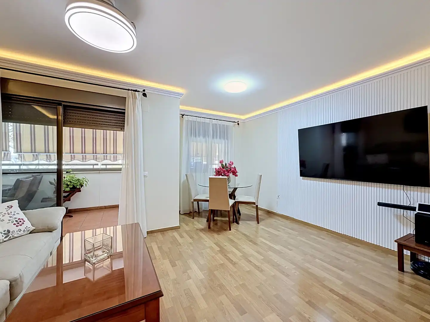 Living room of Flat for sale in Málaga  with Air Conditioner, Terrace and Oven
