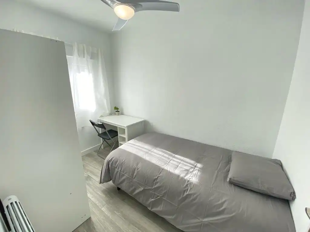 Bedroom of Flat for rent in Madrid  with Heating, Furnished and Oven