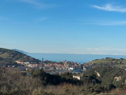 Vista exterior de Casa o xalet en venda en Zumaia amb Jardí privat, Terrassa i Moblat