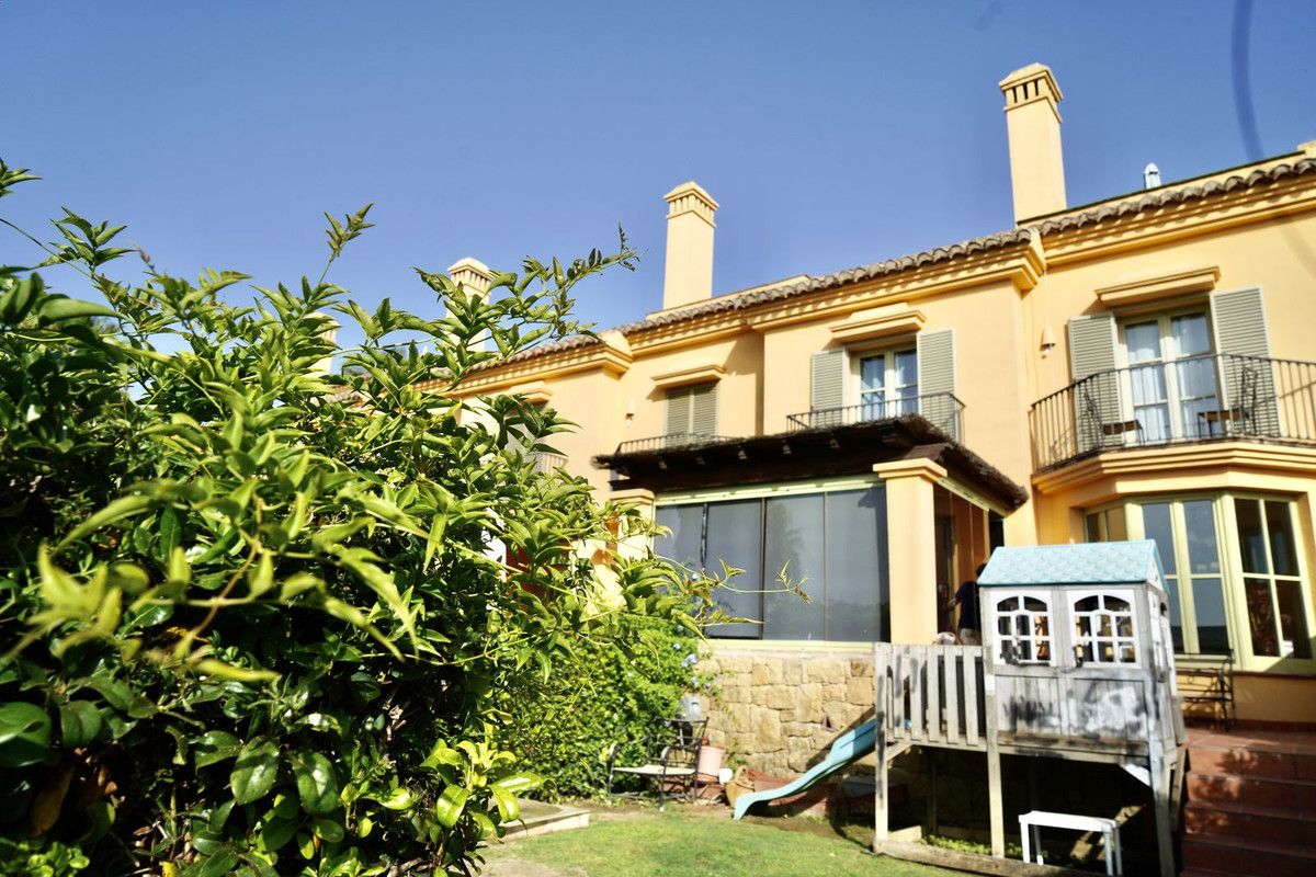 Garden of Single-family semi-detached for sale in Sotogrande  with Air Conditioner, Private garden and Terrace