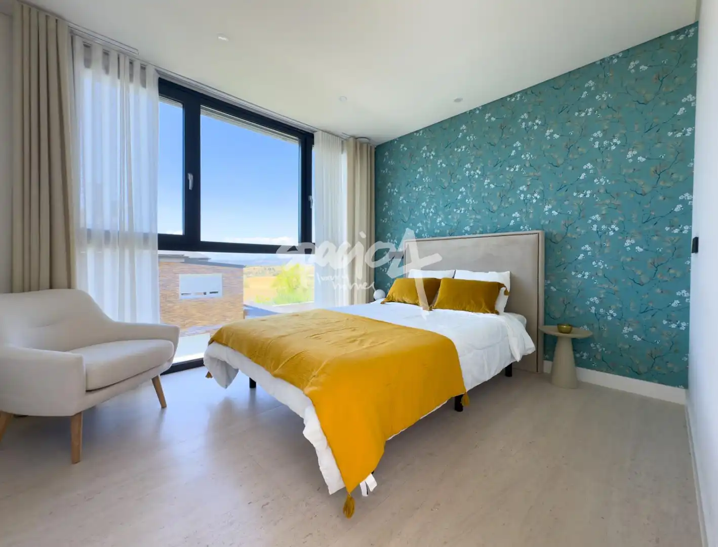 Dormitori de Casa adosada en venda en Majadahonda amb Calefacció, Jardí privat i Terrassa