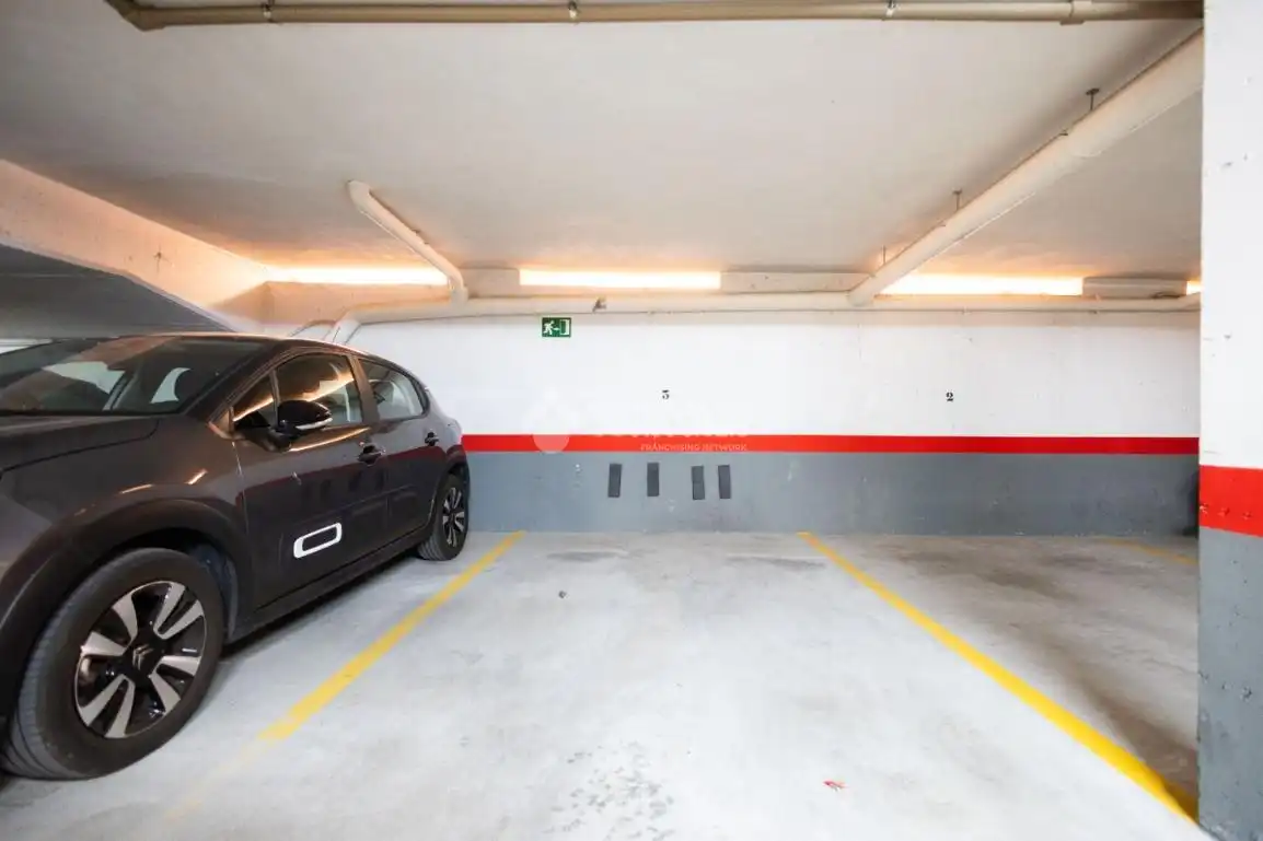 Parking de Piso en venta en Castellanos de Moriscos con Calefacción, Terraza y Trastero