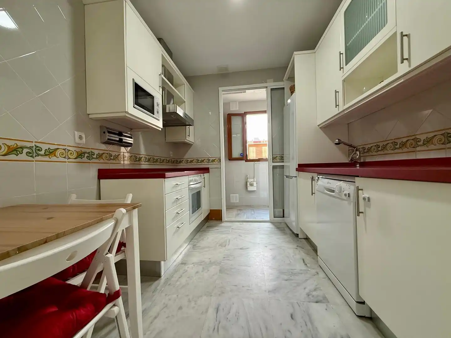 Kitchen of Flat for rent in Sevilla  with Air Conditioner, Heating and Furnished