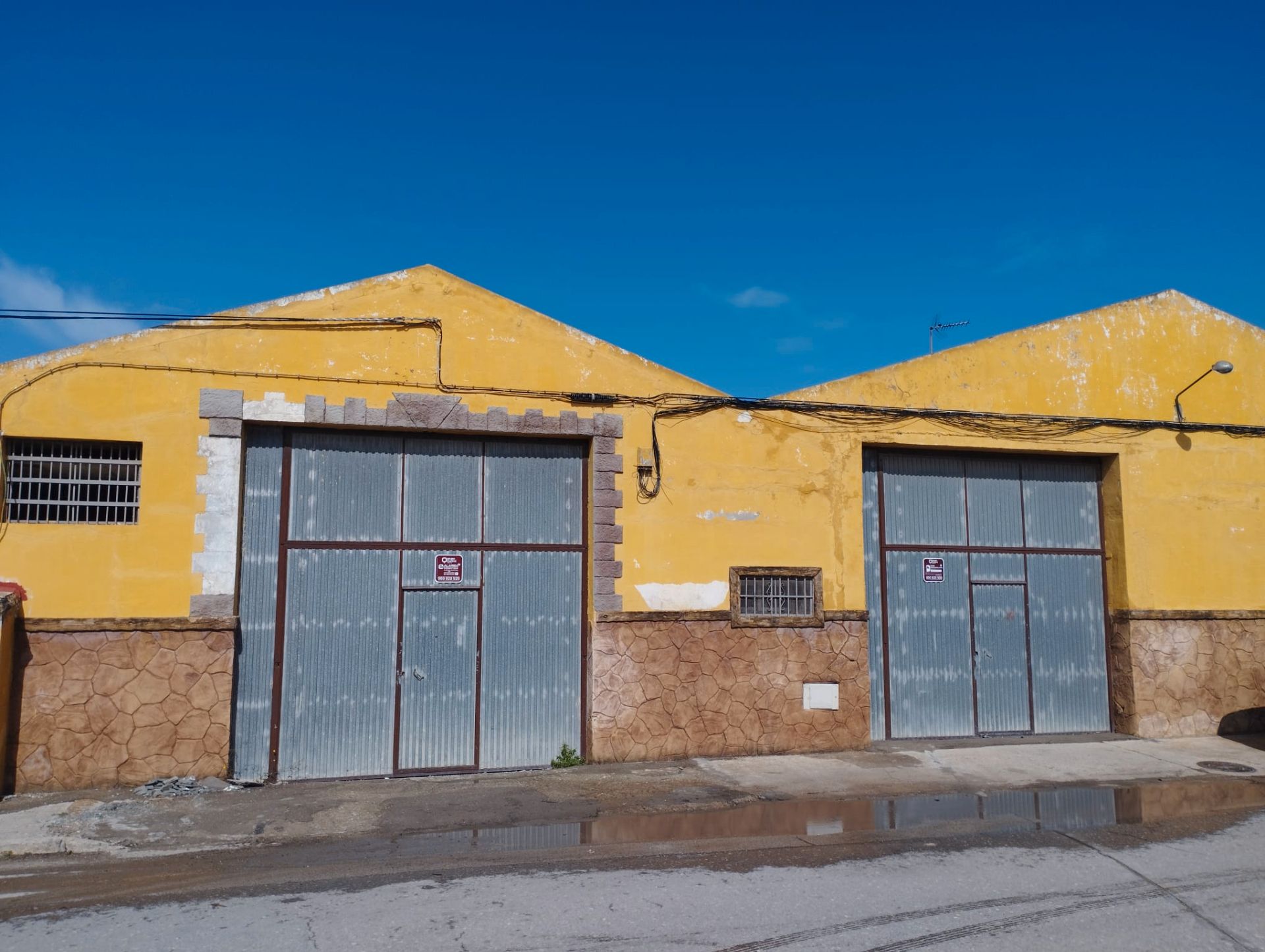 Exterior view of Industrial buildings for sale in El Puerto de Santa María