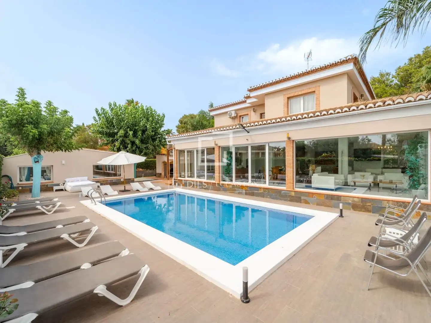 Piscina de Casa o xalet de lloguer en Bétera amb Aire condicionat, Jardí privat i Moblat