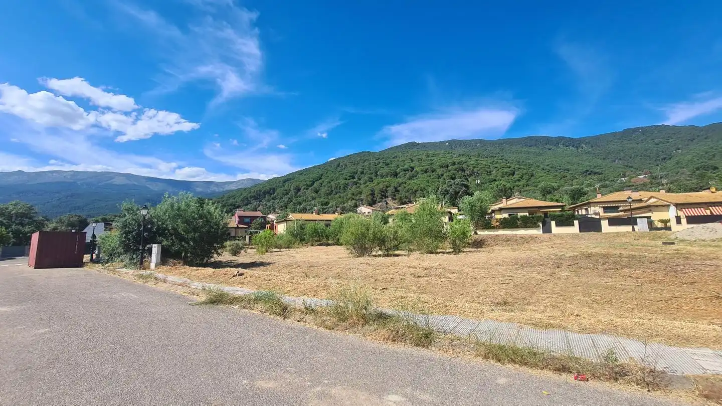 Residential for sale in La Adrada 