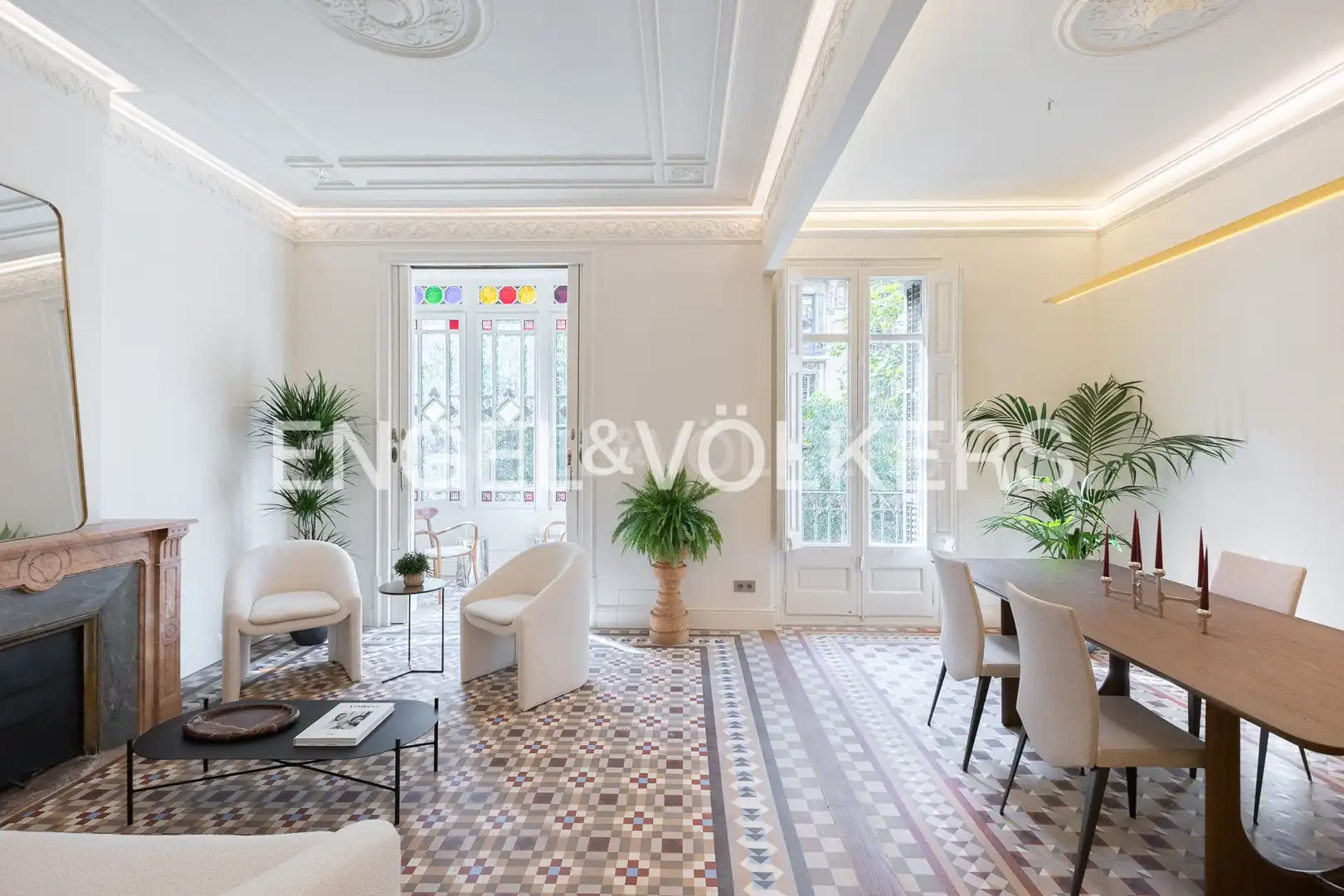 Apartment with terrace for sale in Eixample