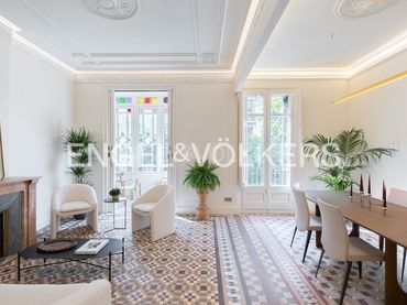 Apartament amb balcó en venda a Eixample