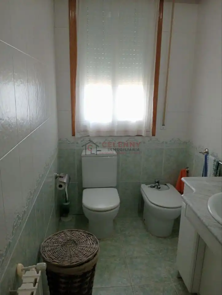 Bathroom of Houses for sale in Toén  with Heating, Private garden and Terrace