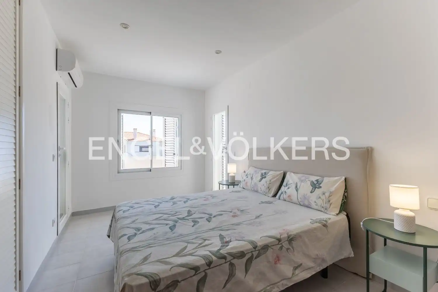 Bedroom of Houses for rent in Valencia  with Air Conditioner, Heating and Private garden