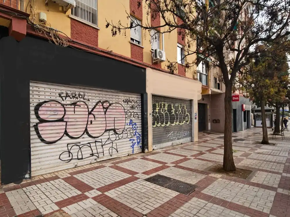 Vista exterior de Local de alquiler en Málaga Capital