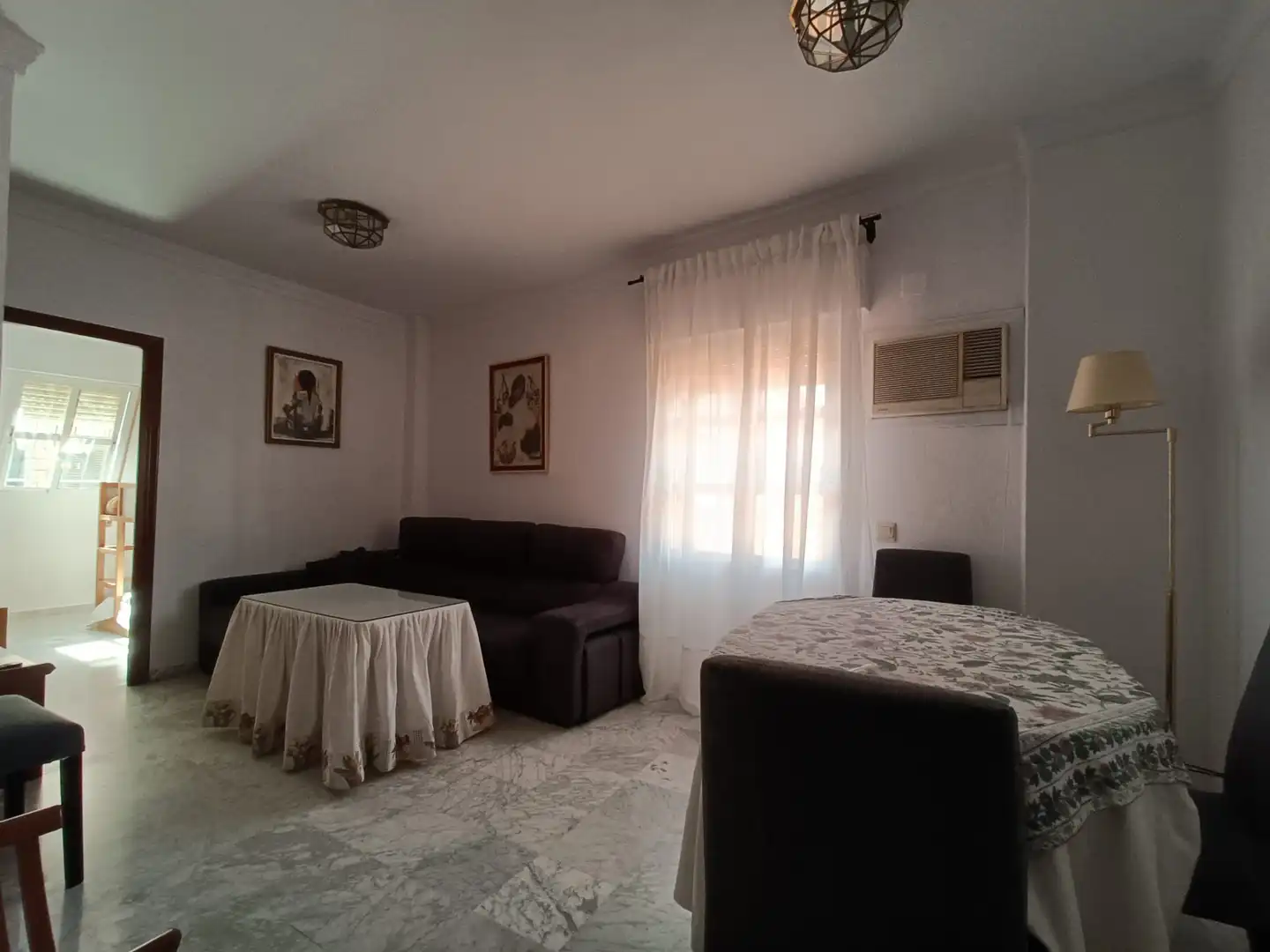 Schlafzimmer von Dachboden zur Miete in Sevilla mit Klimaanlage, Heizung und Terrasse