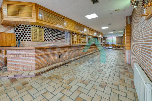 Local comercial en Alquiler en Doctor Cuesta Olay en Noreña