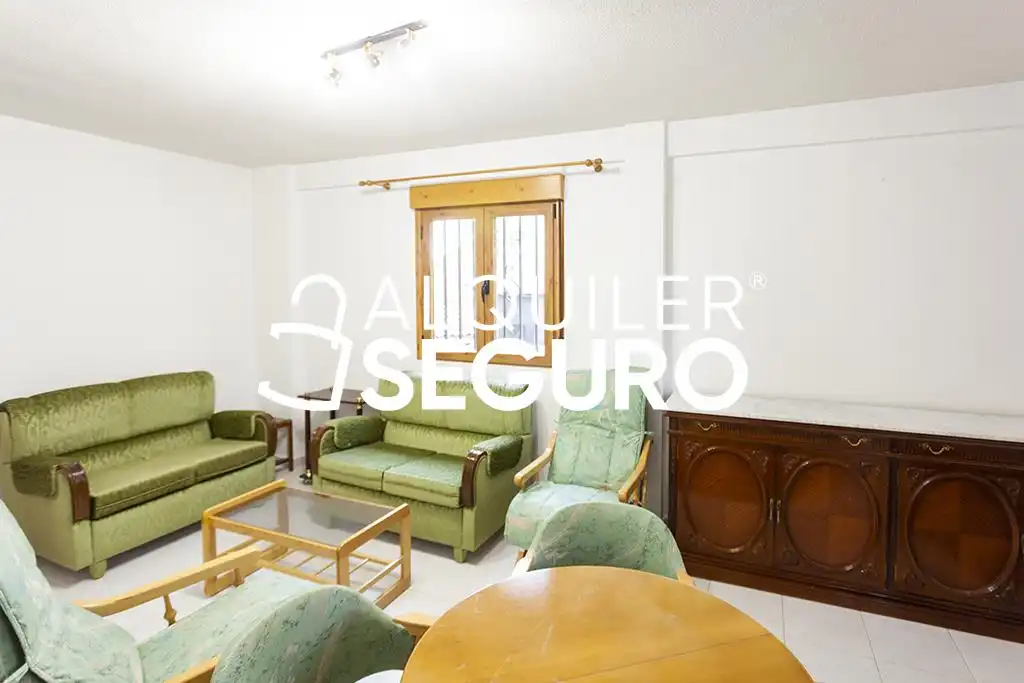 Sala d'estar de Pis de lloguer en Cobeña amb Calefacció i Moblat
