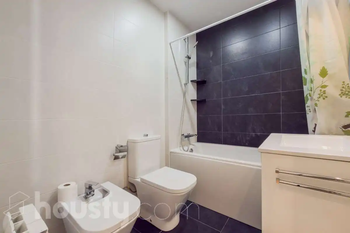Bathroom of Flat for sale in Premià de Mar  with Air Conditioner, Heating and Storage room