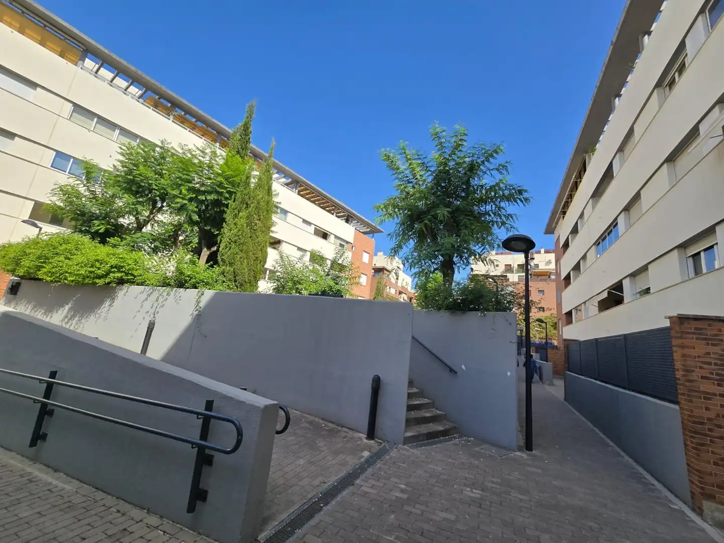 Vista exterior de Pis en venda en Mairena del Aljarafe amb Aire condicionat i Terrassa