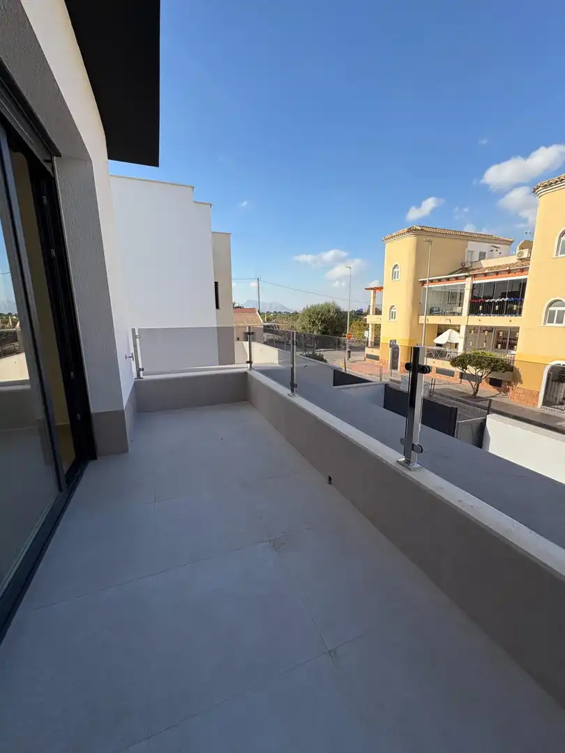 Terrassa de Casa o xalet en venda en Almoradí amb Aire condicionat, Calefacció i Jardí privat