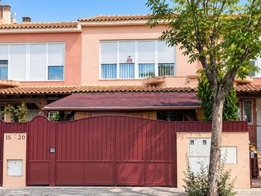 Terraced house with pool for sale in Pedanías Oeste