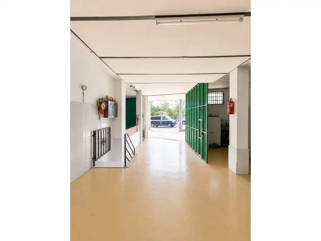 Business premises for sale in Calle Caba. Rg. Gines Cartagena, imagen 2