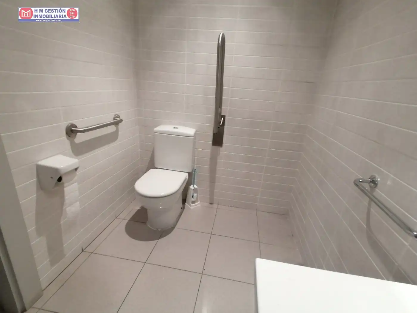 Baño de Local de alquiler en Herencia con Aire acondicionado