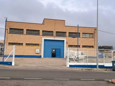 Industrial building for sale in Parque del Queiles