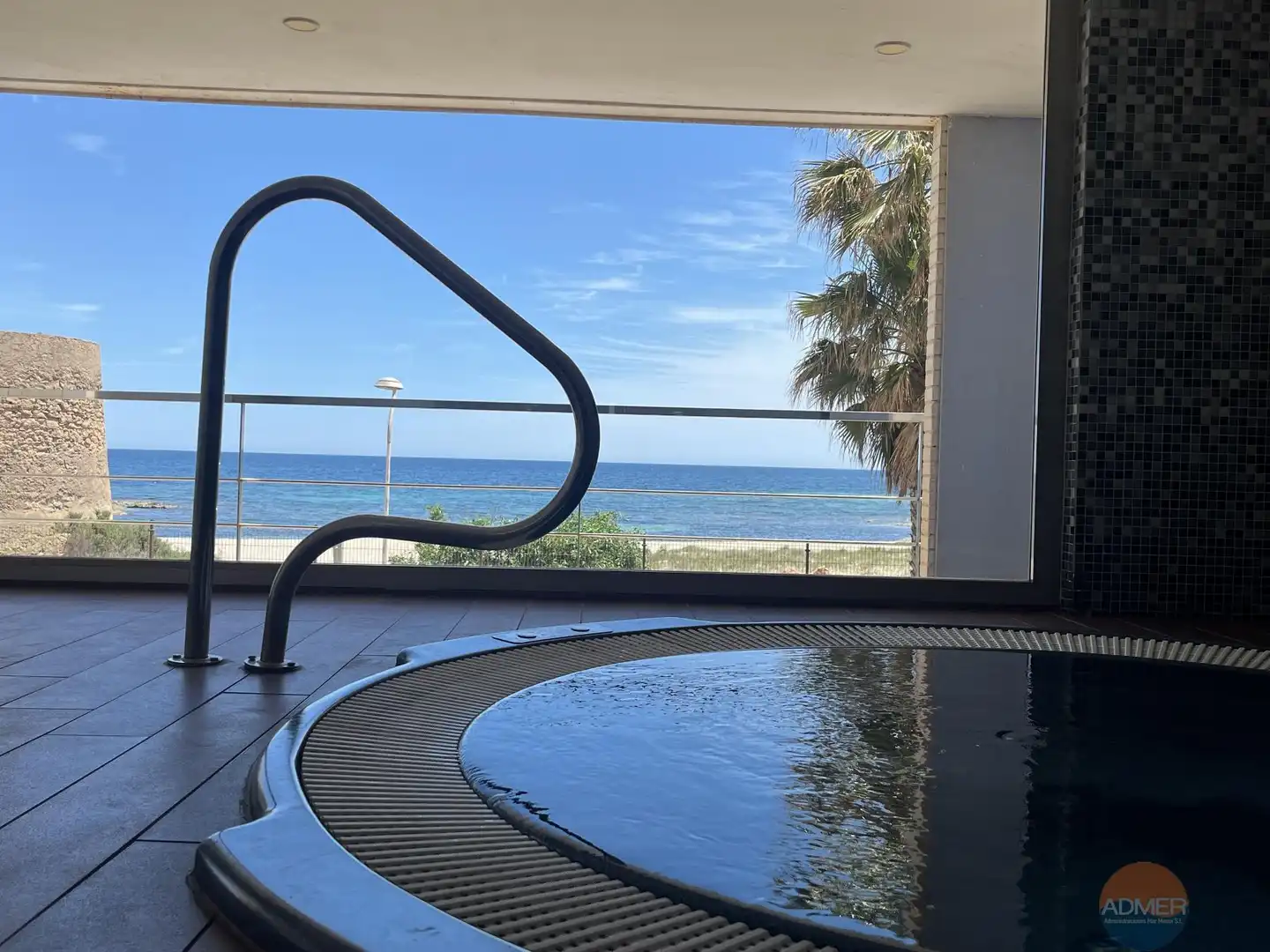Schwimmbecken von Wohnung zum Verkauf in La Manga del Mar Menor mit Klimaanlage, Heizung und Terrasse