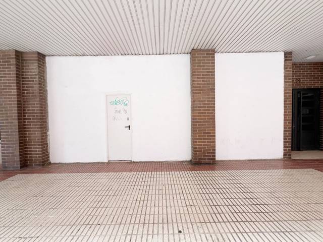 Local comercial en Alquiler en Calle Dámaso Alonso en Ensanche