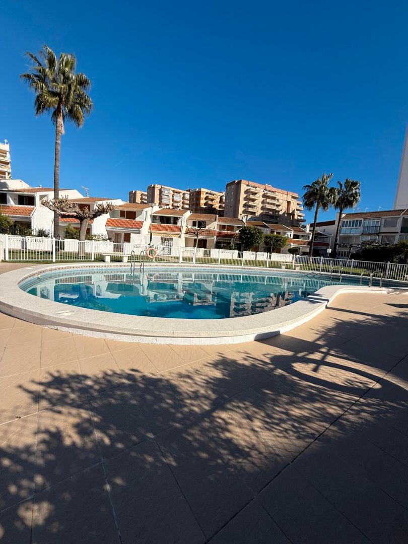 Piscina de Casa adosada en venda en Oropesa del Mar / Orpesa amb Aire condicionat, Moblat i Forn