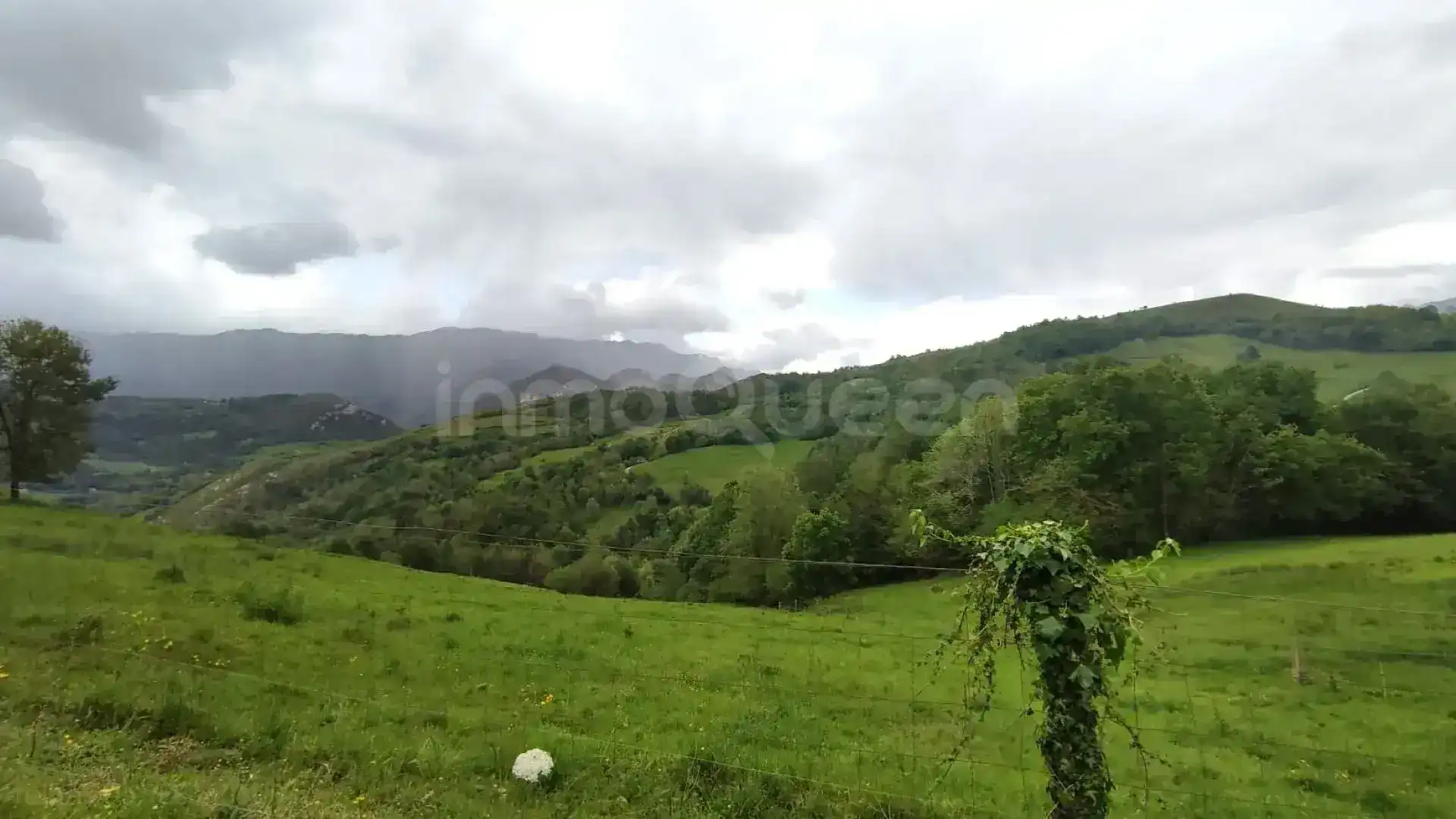 Finca rústica en venda en Cabrales amb Jardí privat