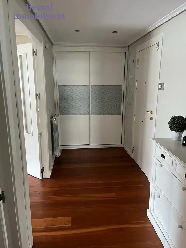 Ground floor for sale in  Logroño  with Heating, Private garden and Storage room