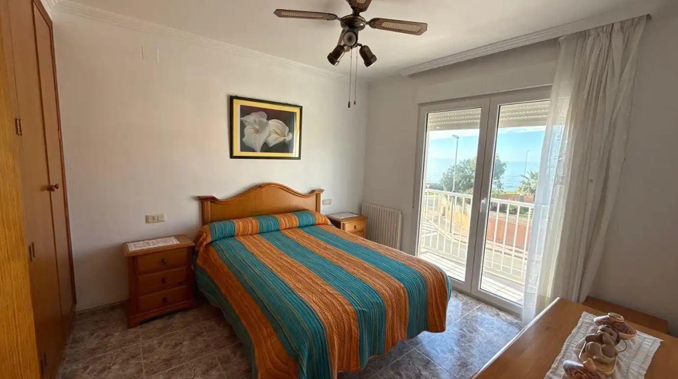 Schlafzimmer von Einfamilien-Reihenhaus zum Verkauf in Vinaròs mit Terrasse und Balkon