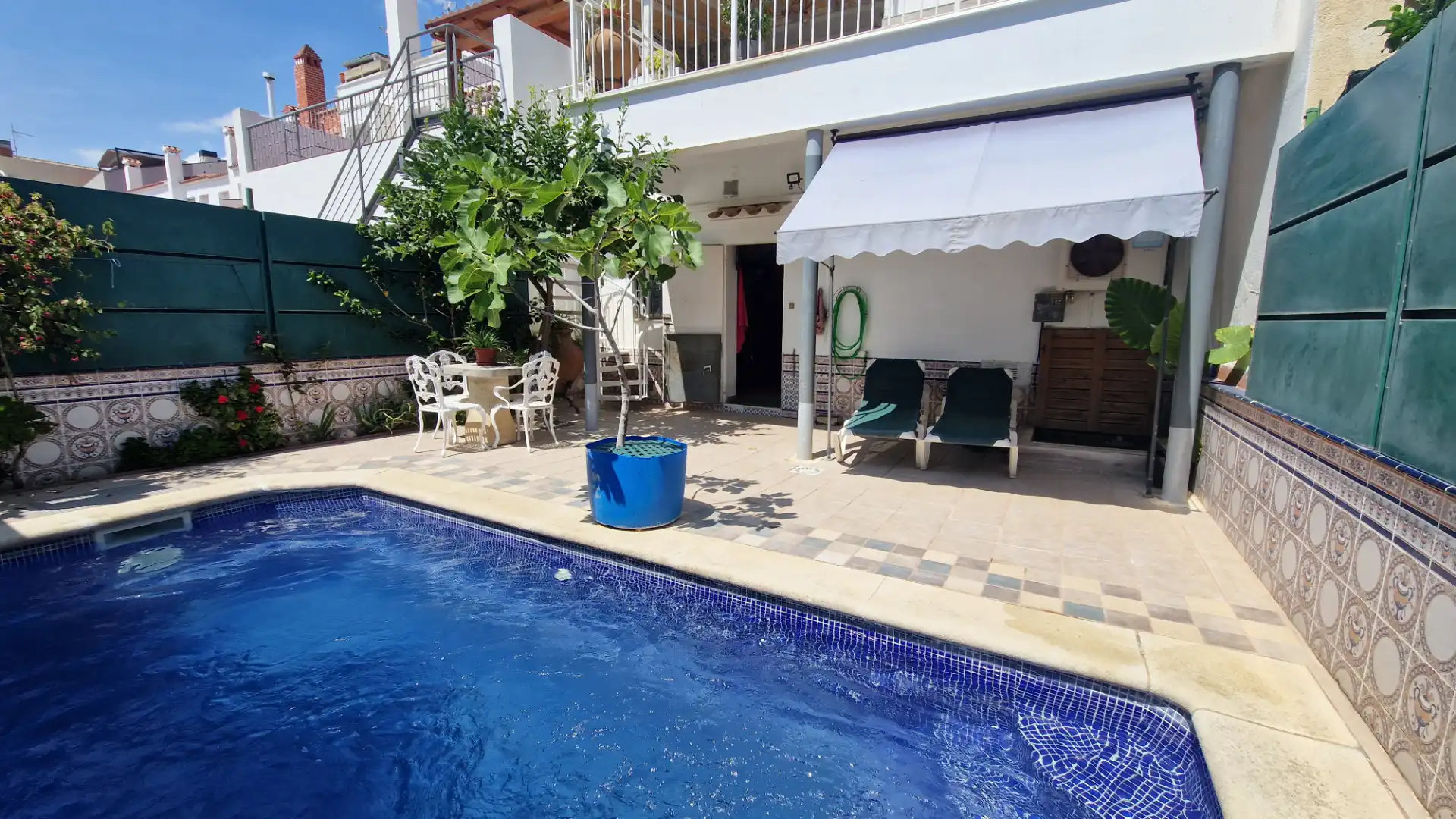Piscina de Casa adosada en venta en Pineda de Mar con Aire acondicionado, Calefacción y Jardín privado