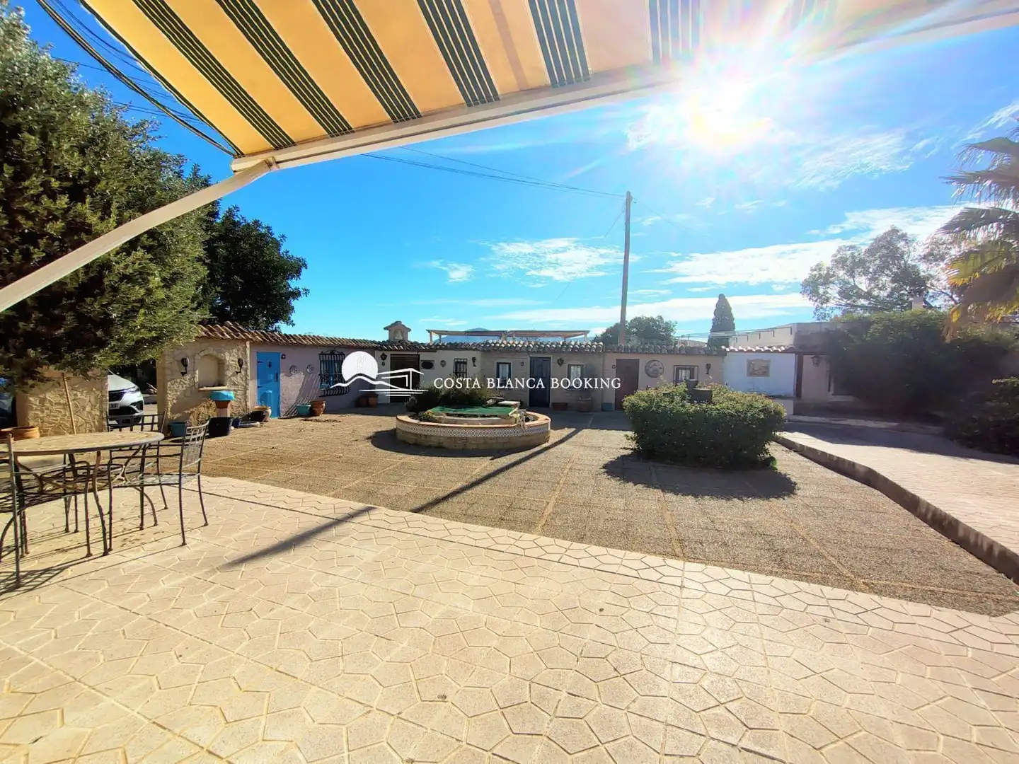 Vista exterior de Casa o xalet en venda en L'Alfàs del Pi amb Aire condicionat, Calefacció i Jardí privat