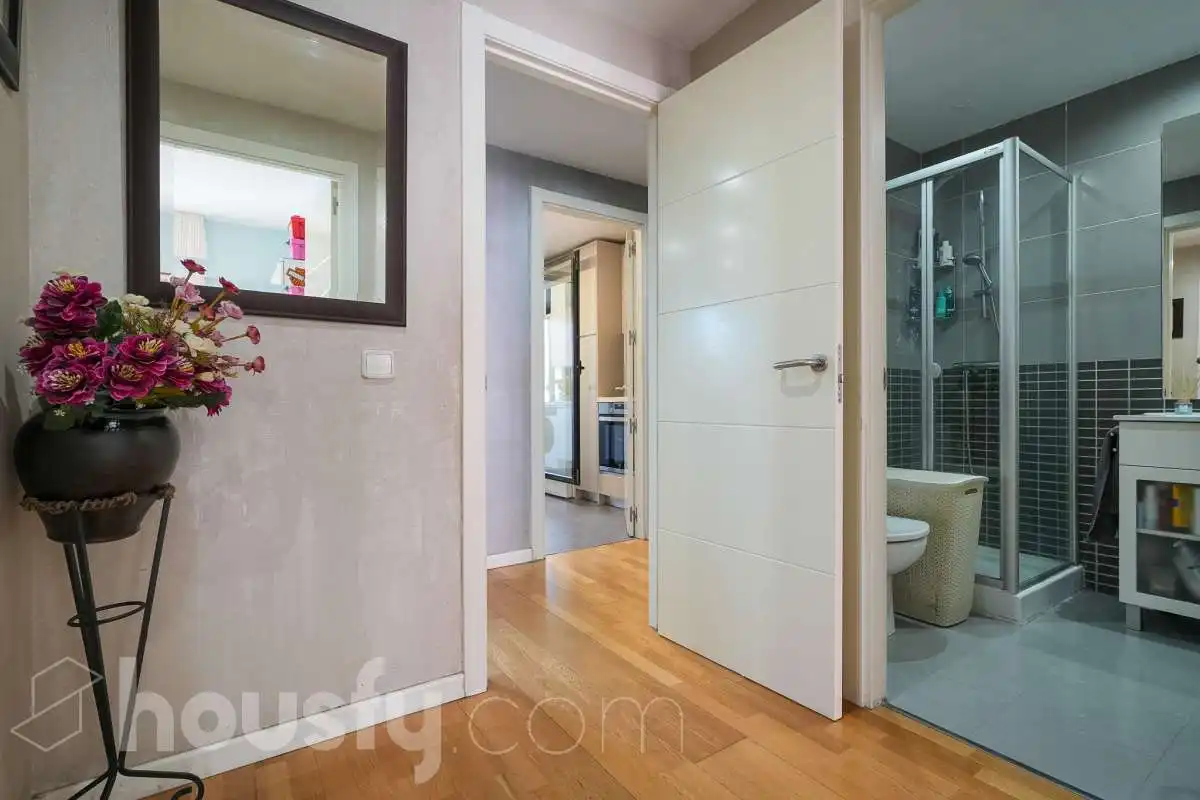 Ático en venta en Madrid con Terraza, Trastero y Piscina comunitaria