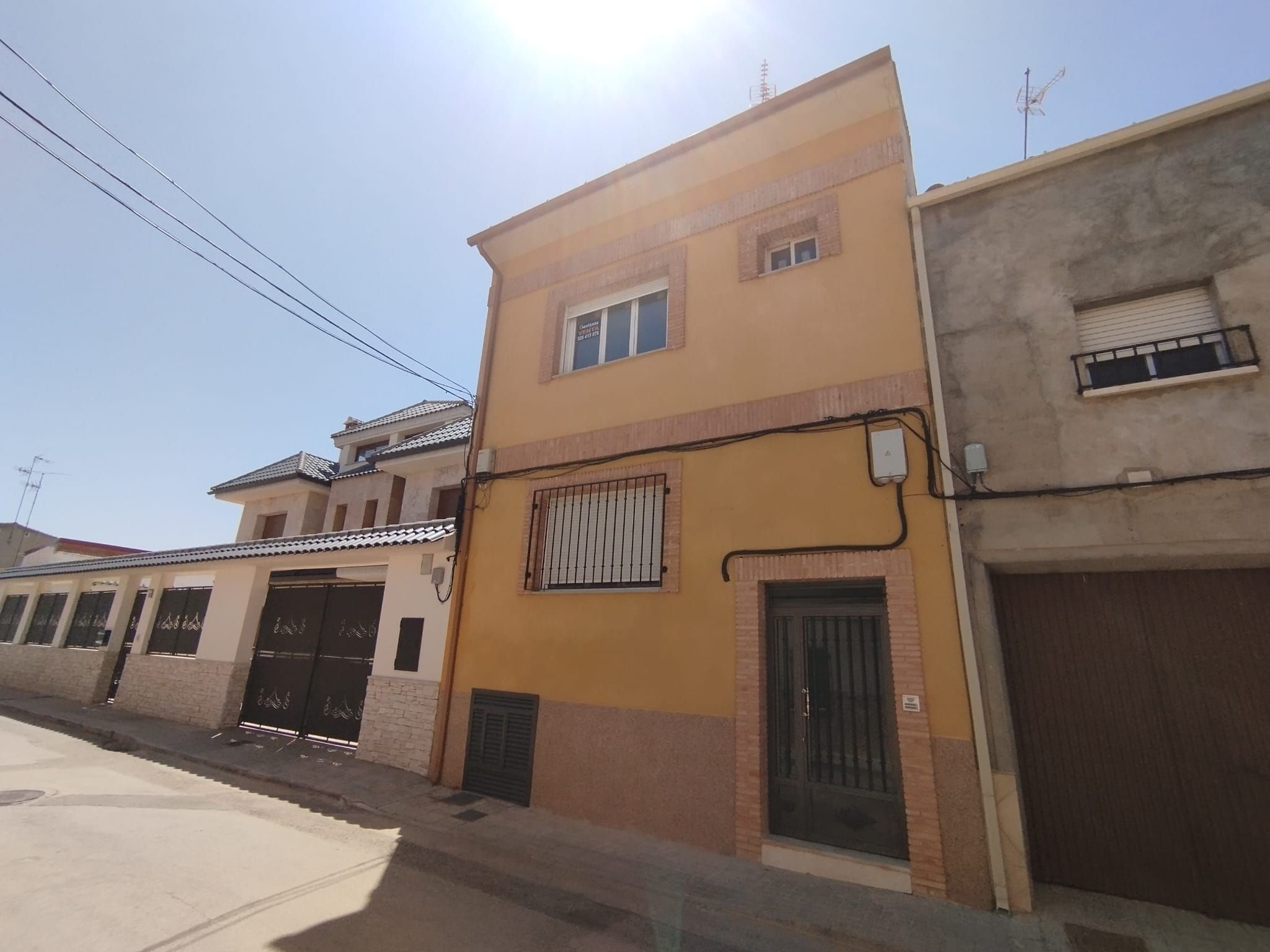 Vista exterior de Dúplex en venda en Membrilla amb Calefacció i Terrassa