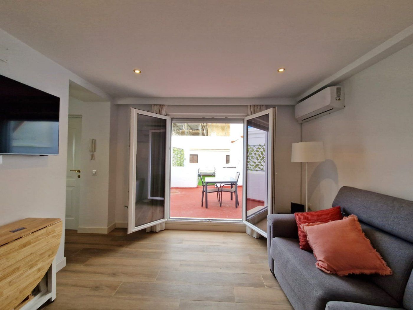 Sala d'estar de Àtic en venda en  Cádiz Capital amb Aire condicionat, Terrassa i Traster