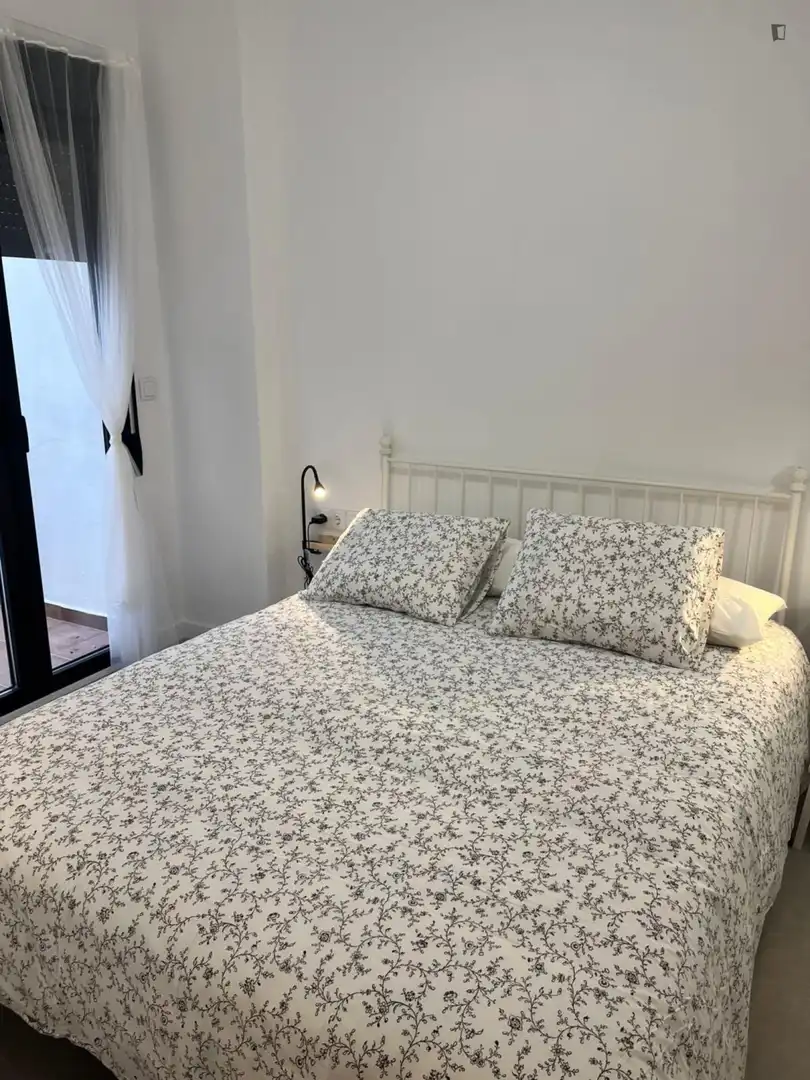 Habitación de Apartamento de alquiler en  Valencia Capital con Aire acondicionado, Amueblado y Horno