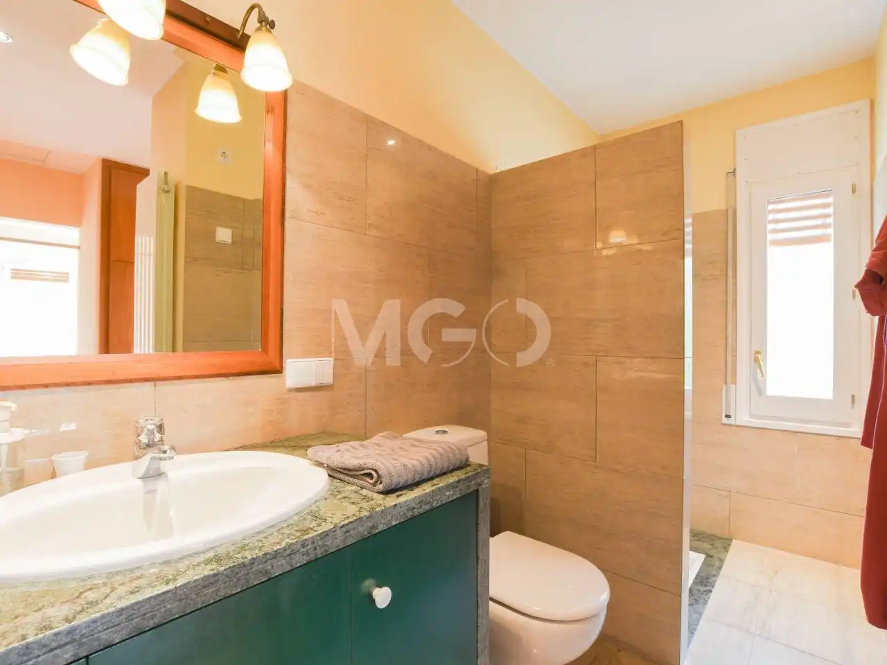 Bany de Casa o xalet en venda en Tavèrnoles amb Calefacció, Jardí privat i Parquet