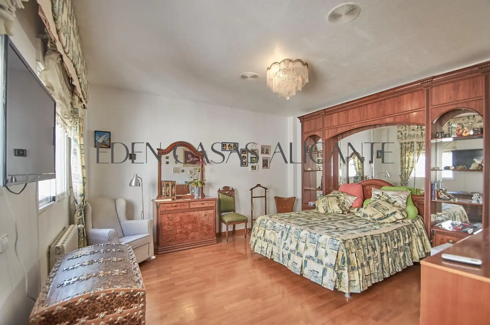 Dormitori de Casa adosada en venda en San Vicente del Raspeig / Sant Vicent del Raspeig amb Aire condicionat, Jardí privat i Parquet