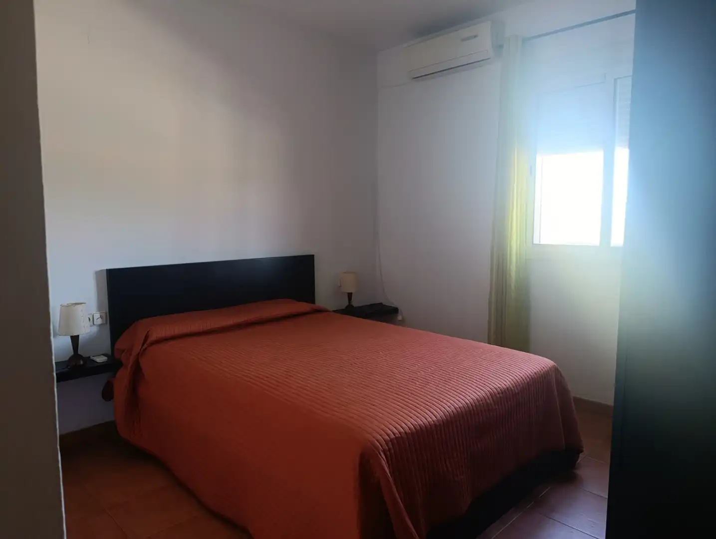 Habitación de Piso de alquiler en Dos Hermanas con Aire acondicionado, Terraza y Amueblado