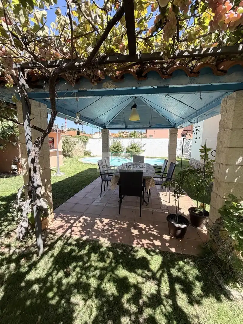 Casa amb piscina en venda a Calle de los Pinares, imagen 8