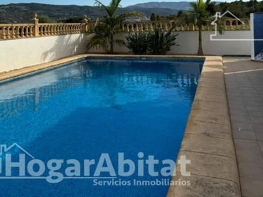 Detached house with balcony for sale in Calle Rosa