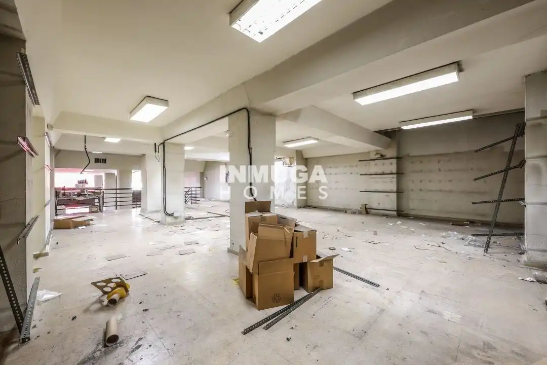 Commercial properties for sale in Madrid  with Air Conditioner