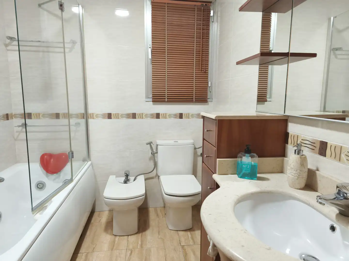 Badezimmer von Wohnung zum Verkauf in  Logroño mit Heizung und Parkett