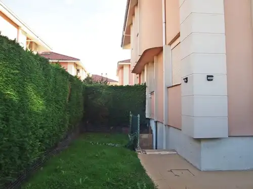 Jardín de Casa adosada en venta en Camargo con Jardín privado y Alarma