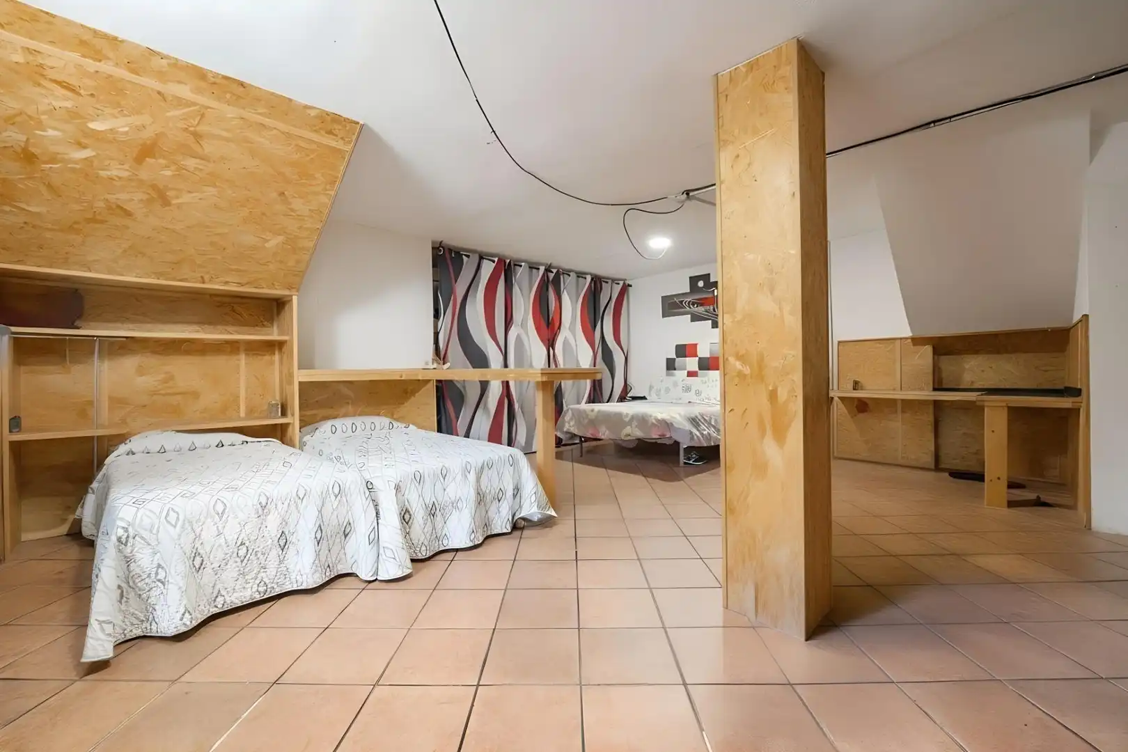 Casa aparellada amb balcó en venda a Camino DE ALBARRATE, imagen 44