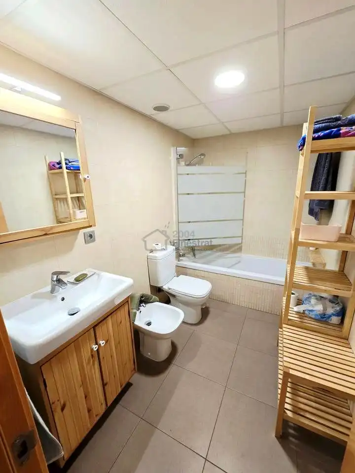 Bathroom of Flat for sale in Benidorm  with Air Conditioner, Terrace and Furnished