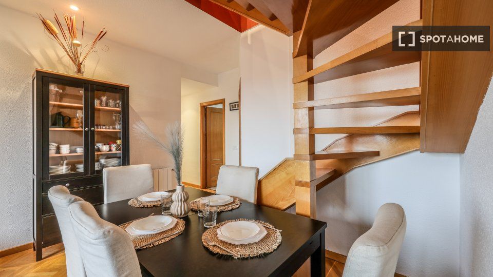 Comedor de Piso de alquiler en  Madrid Capital con Aire acondicionado, Calefacción y Amueblado