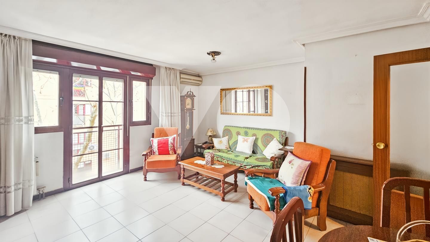 Living room of Flat for sale in  Madrid Capital  with Air Conditioner and Heating