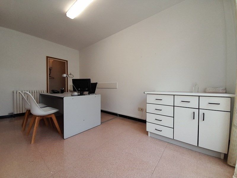 Premises to rent in Olot  with Air Conditioner